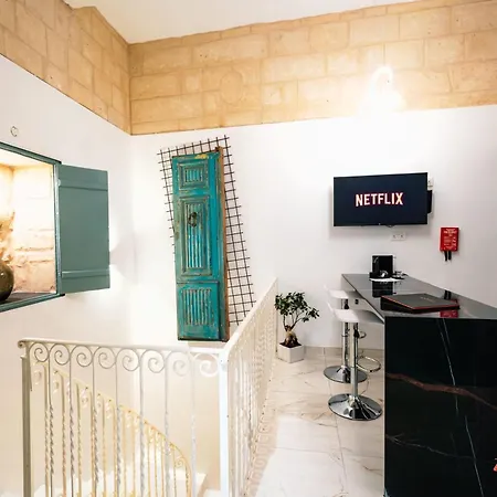 Stylish Old Town Hideaway * Βαλέτα